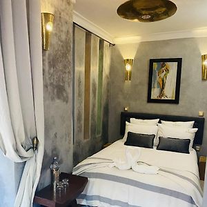 Camera con letto king size